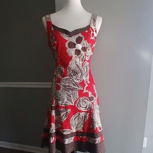 Gorgeous Nine West floral v-neck dress size 8